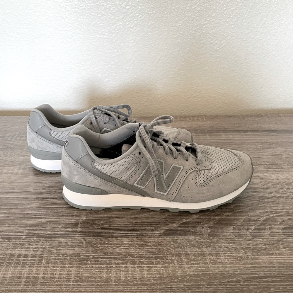 LIKE NEW New Balance Sneaker, Grey, Size 7.5